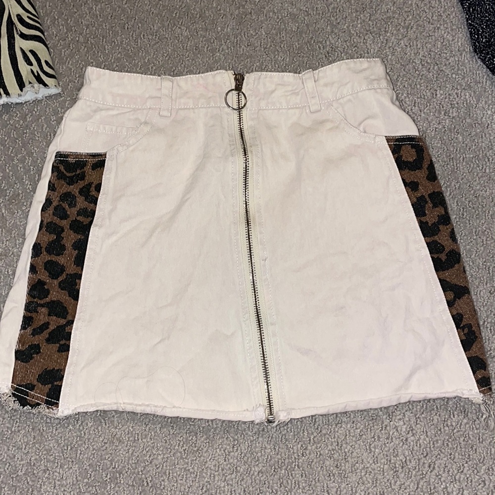 Small c’isa skirt